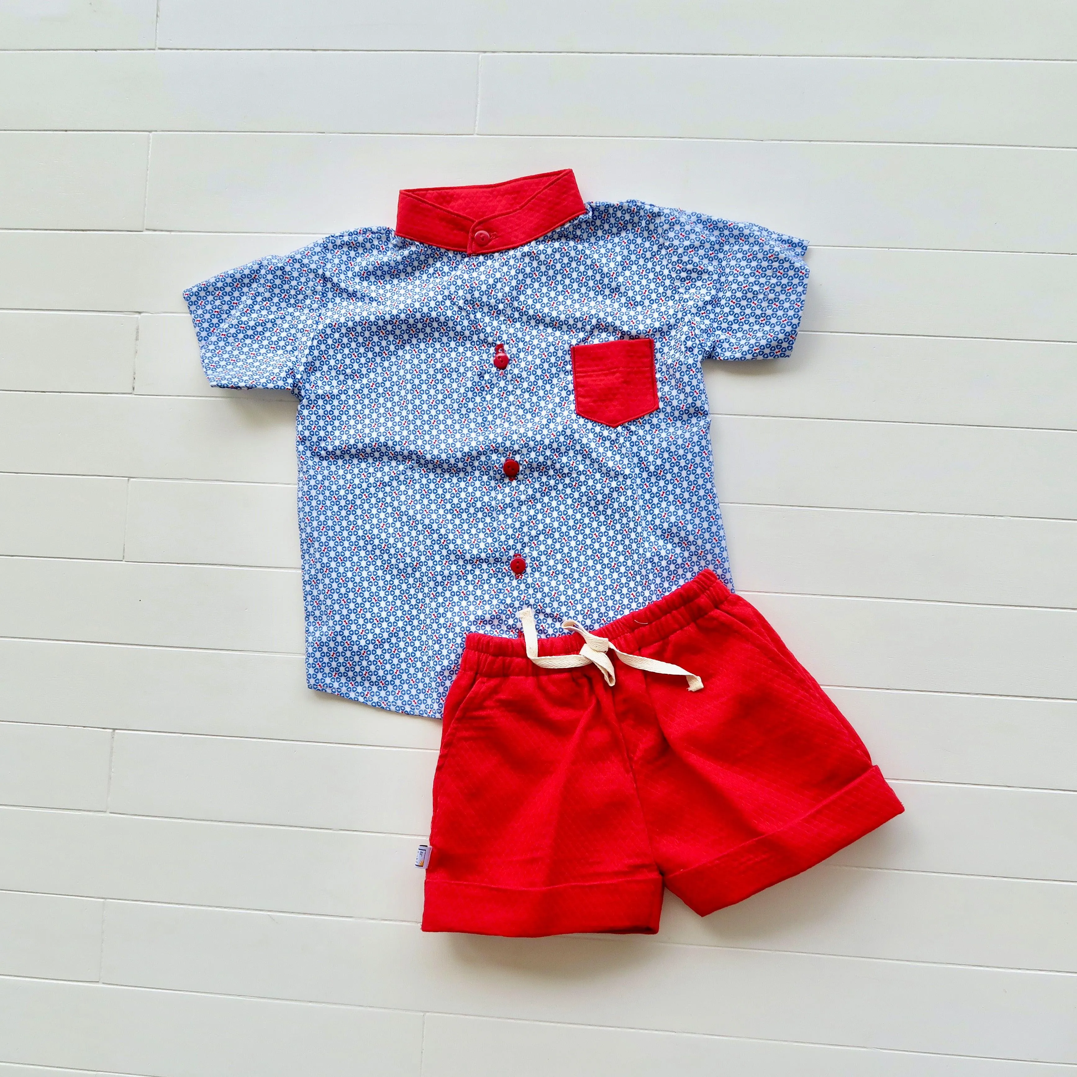 Cedar Top & Shorts in Bright Red & Tiny Hexagon