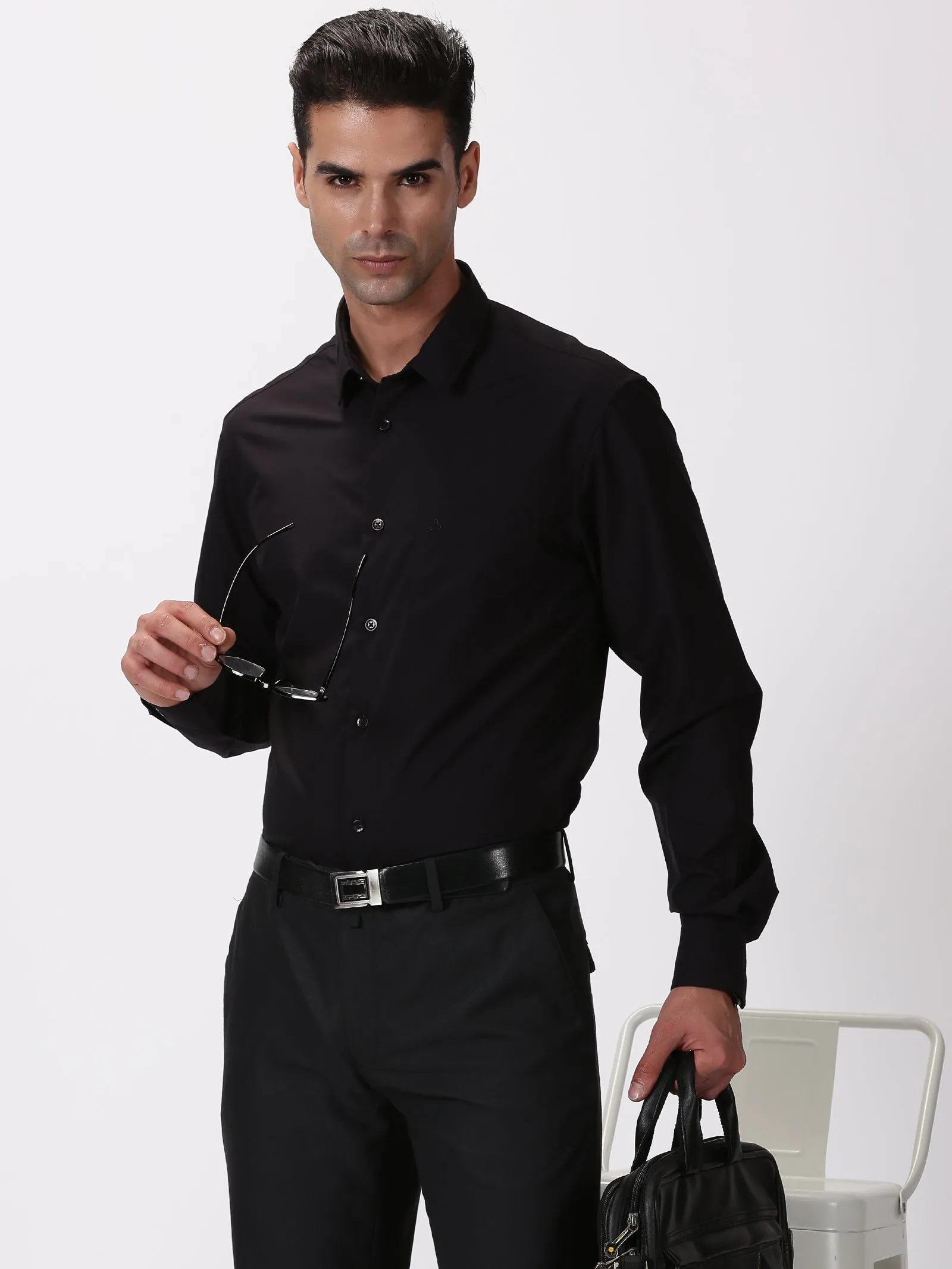 MEN'S BLACK SOLID SLIM FIT SHIRT